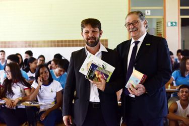 Sistema Fibra apoia Projeto Redação Nota 1000