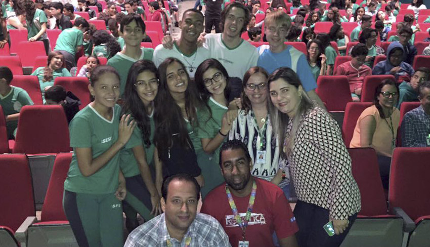 Alemão expert em robótica ministra palestra no Sesi Taguatinga