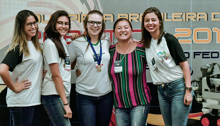 Equipe do Sesi-DF ganha prêmio por Design do Robô em regional da OBR