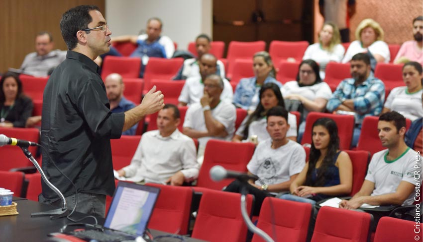 Alunos do Senai-DF recebem dicas de auditor fiscal sobre SST