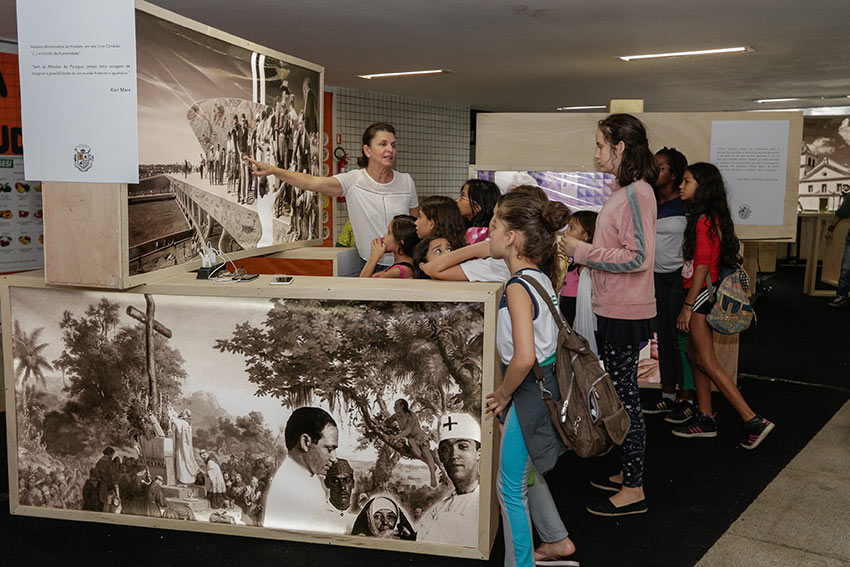 Inspirada em JK, exposição O Silêncio que Grita encoraja amor ao Brasil