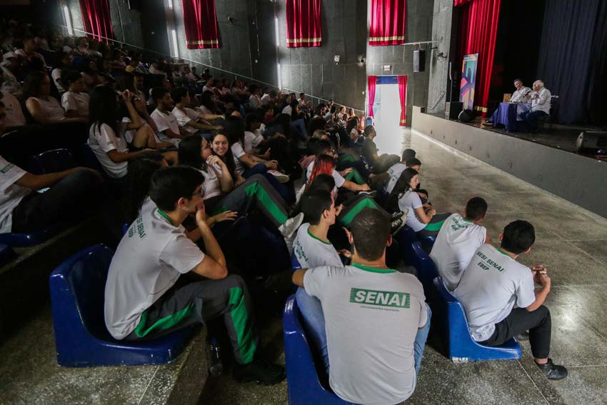 Alunos do Sesi/Senai Sobradinho participam da Jornada Literária do DF