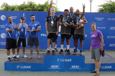 Vencedores dos Jogos Sesi-DF 2022 recebem troféus e medalhas