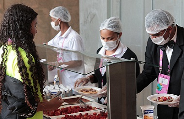 Alimentação e orientações de segurança no 5º Festival Sesi de Robótica foram ofertados pelo Sesi-DF