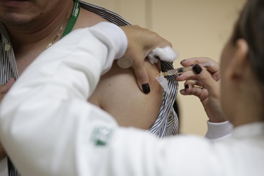 Contrate a vacinação do Sesi-DF até 19 de janeiro e garanta as doses da sua equipe sem reajuste
