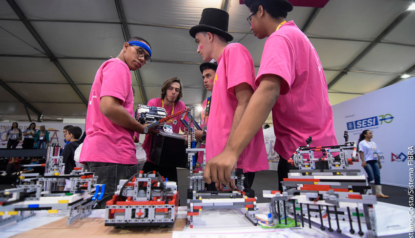 Equipes do Sesi-DF se preparam para etapa regional do Torneio de Robótica