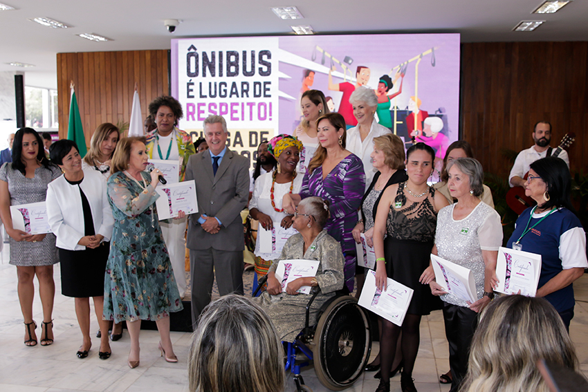 Ex-alunas do Vira Vida participam de homenagem à mulher no Buriti
